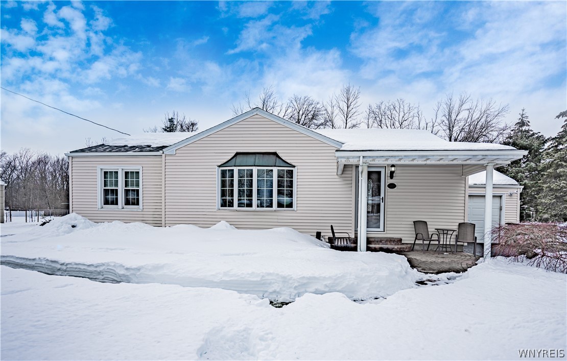869 The Circle Lewiston, NY 14092 - Photo 1 of 26
