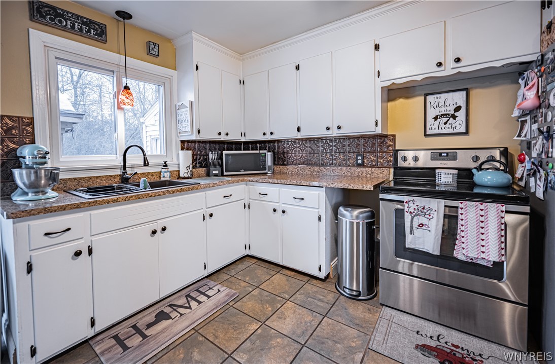 869 The Circle Lewiston, NY 14092 - Photo 11 of 26