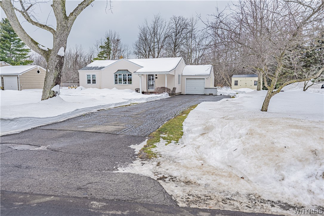 869 The Circle Lewiston, NY 14092 - Photo 3 of 26