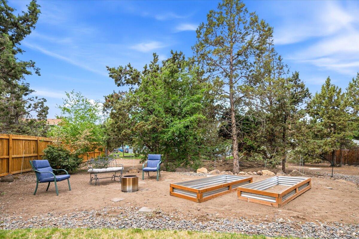 3597 Southwest 32nd Street Redmond, OR 97756 - Photo 31 of 34