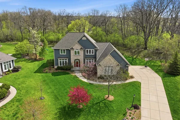 $924,900 | N65W12842 Crimson Court, Menomonee Falls, WI 53051