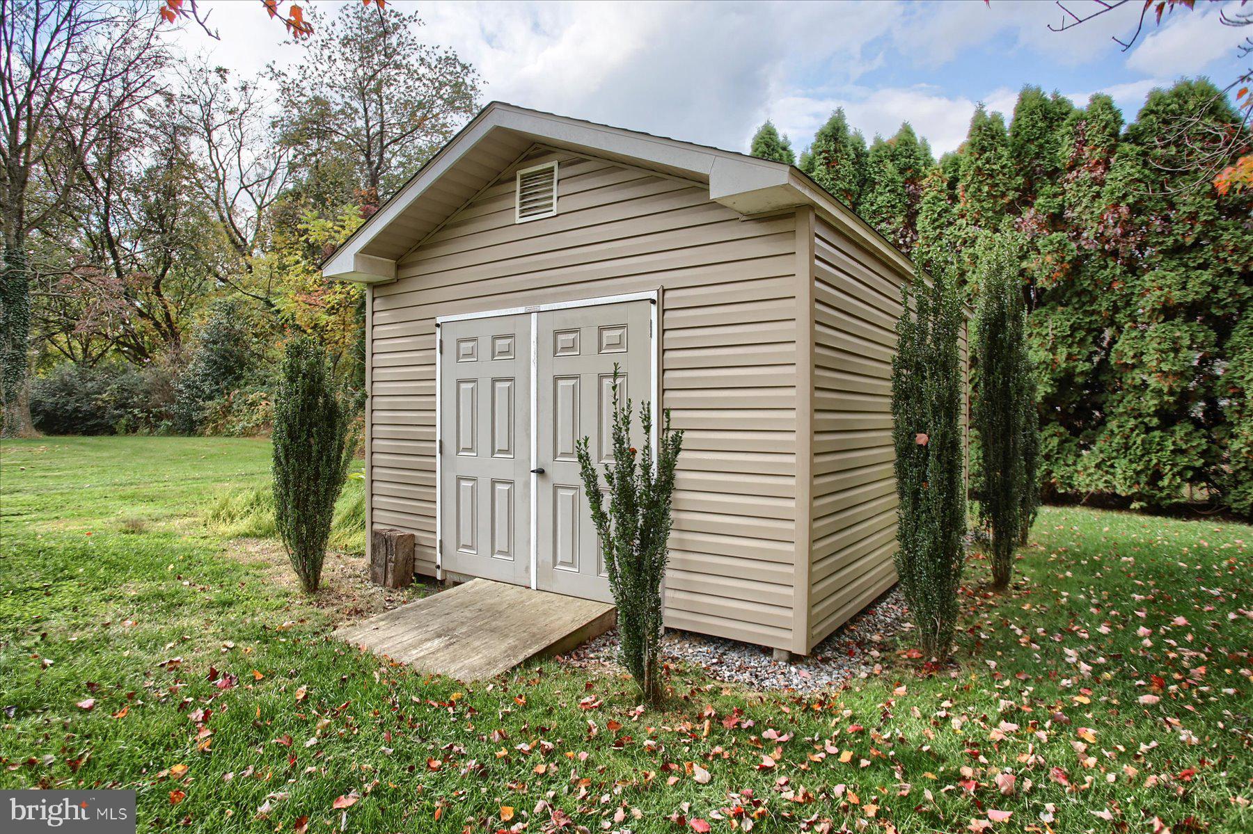 4990 Bossler Road Elizabethtown, PA 17022 - Photo 36 of 41 Great Shed