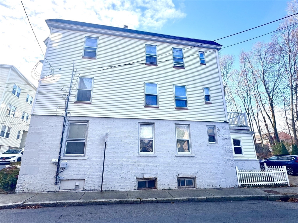 14 Smythe Street, Unit 3 Brookline, MA 02445 - Photo 5 of 15