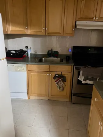 $2,400 | 80 Newbury Avenue, Unit 15, Quincy, MA 02171