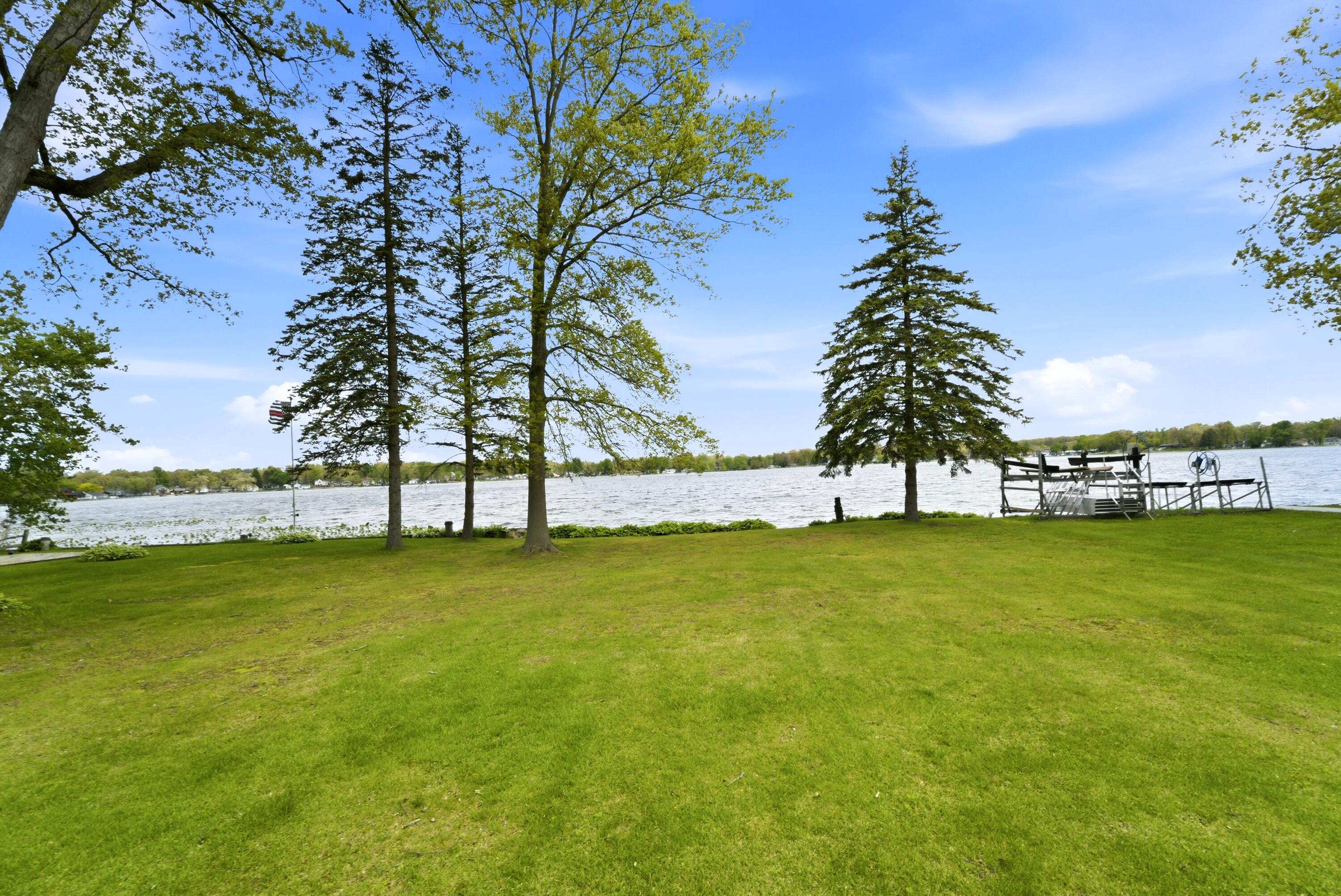 11382 Samual Drive Walkerton, IN 46574 - Photo 14 of 50 3000x2005