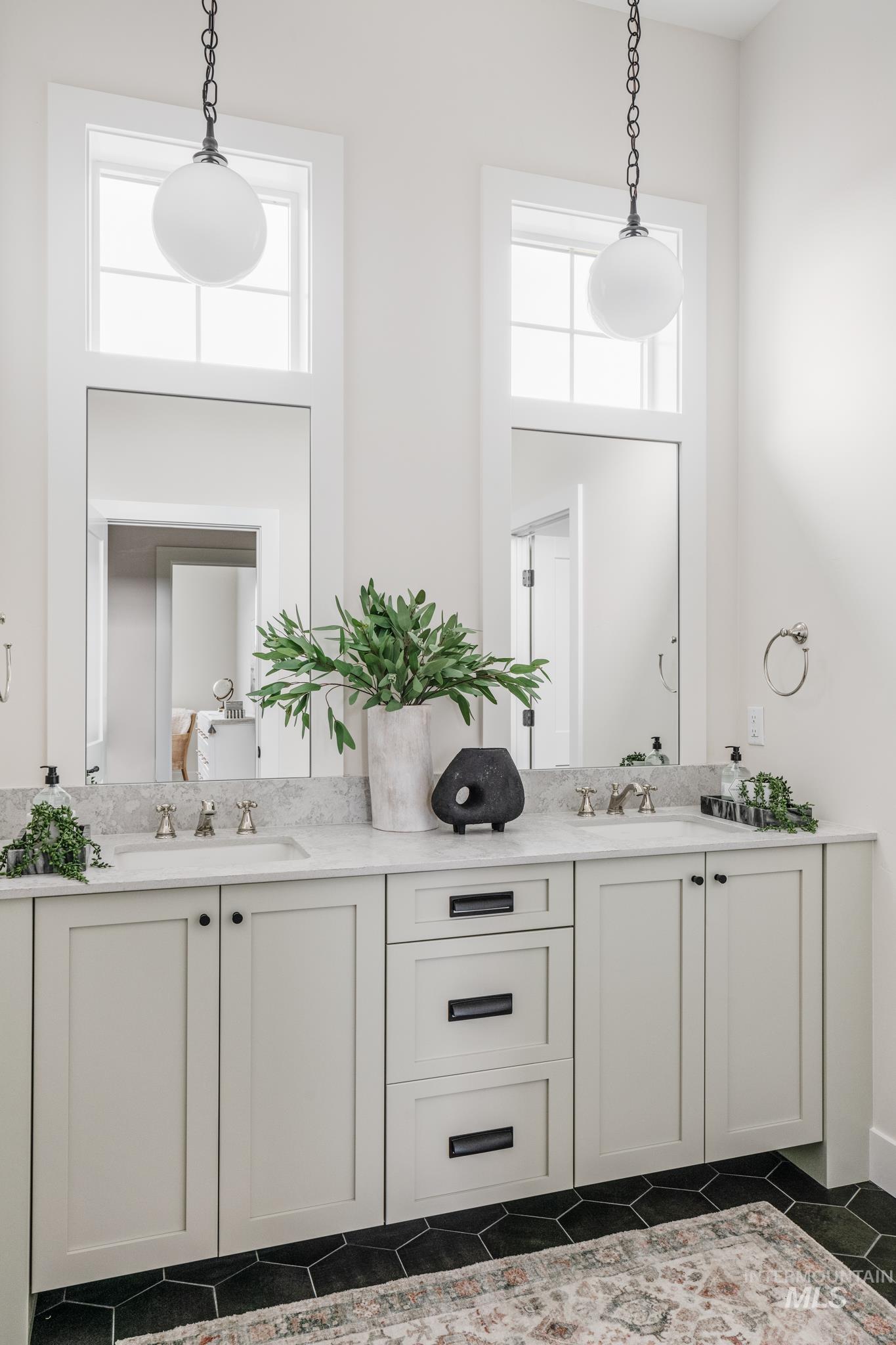 7448 North Cavea Lane Meridian, ID 83646 - Photo 30 of 40 Full bathroom with double vanity
