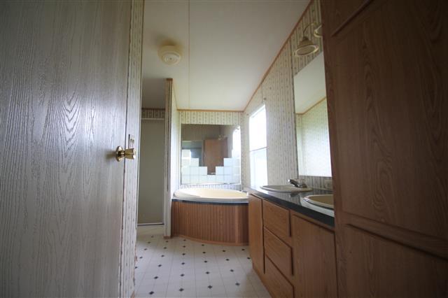 250 West Cole Road Doyle, TN 38559 - Photo 8 of 17 Master Bath