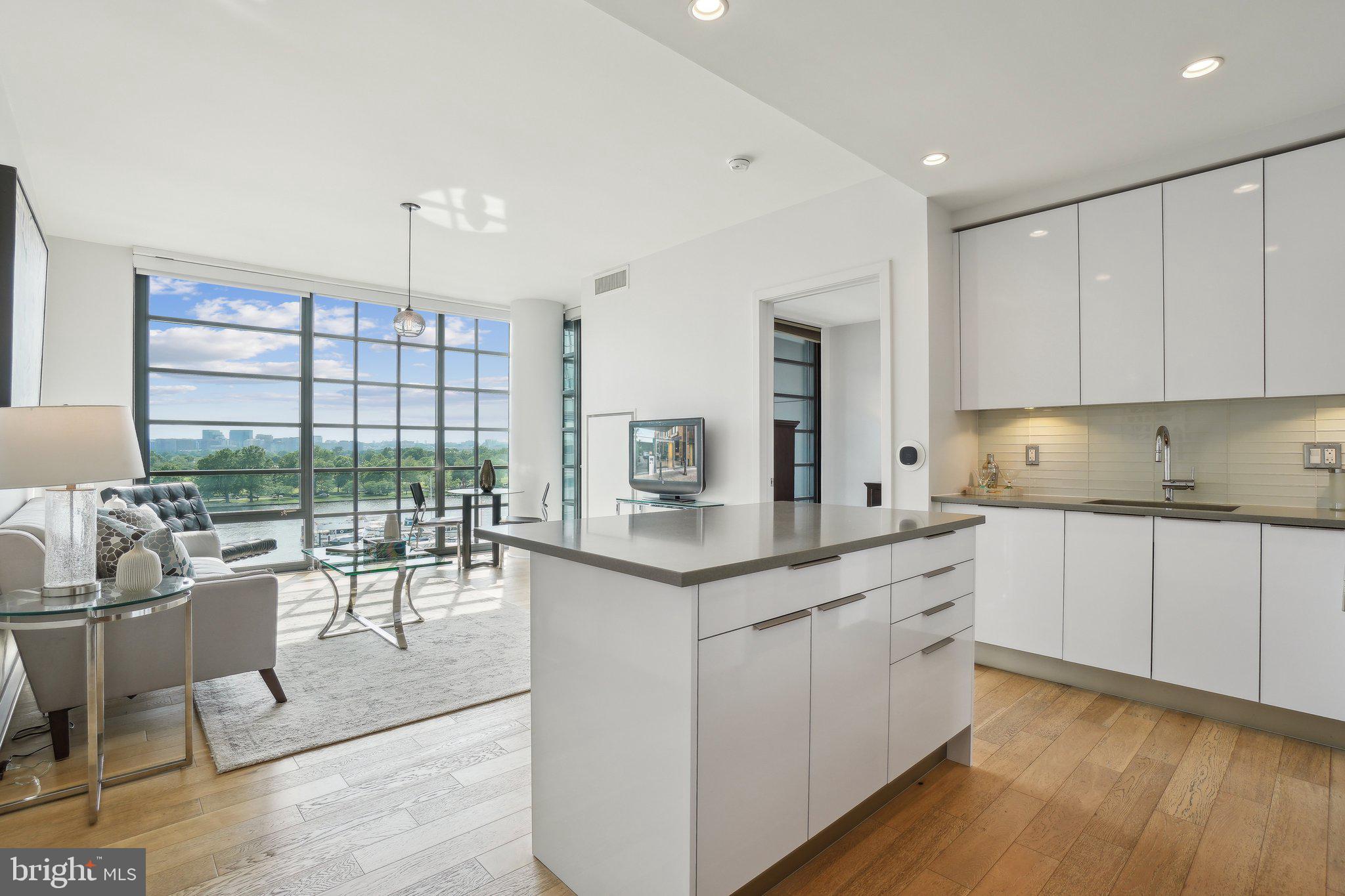 45 Sutton Square Southwest, Unit 602 Washington, DC 20024 - Photo 8 of 35 602
