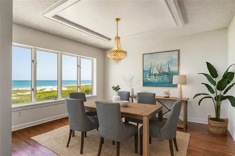 $849,000 | 1700 Ocean Drive, Unit 405, Vero Beach, FL 32963