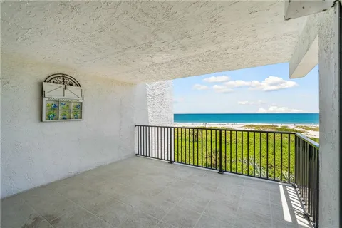 $849,000 | 1700 Ocean Drive, Unit 405, Vero Beach, FL 32963