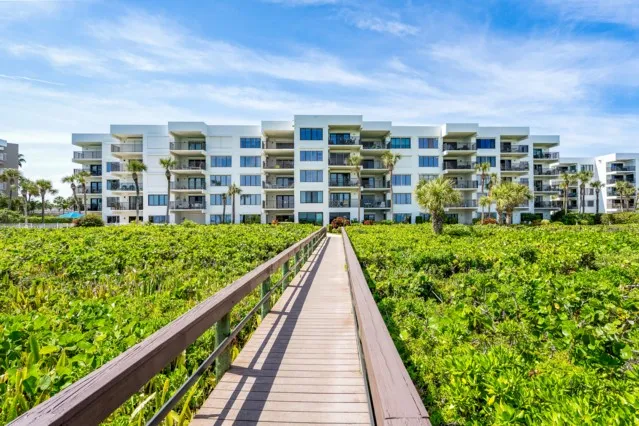 $849,000 | 1700 Ocean Drive, Unit 405, Vero Beach, FL 32963