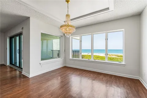 $849,000 | 1700 Ocean Drive, Unit 405, Vero Beach, FL 32963