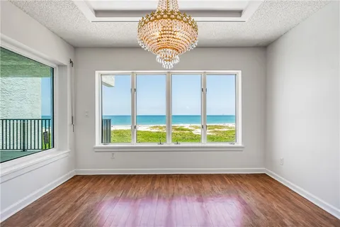 $849,000 | 1700 Ocean Drive, Unit 405, Vero Beach, FL 32963