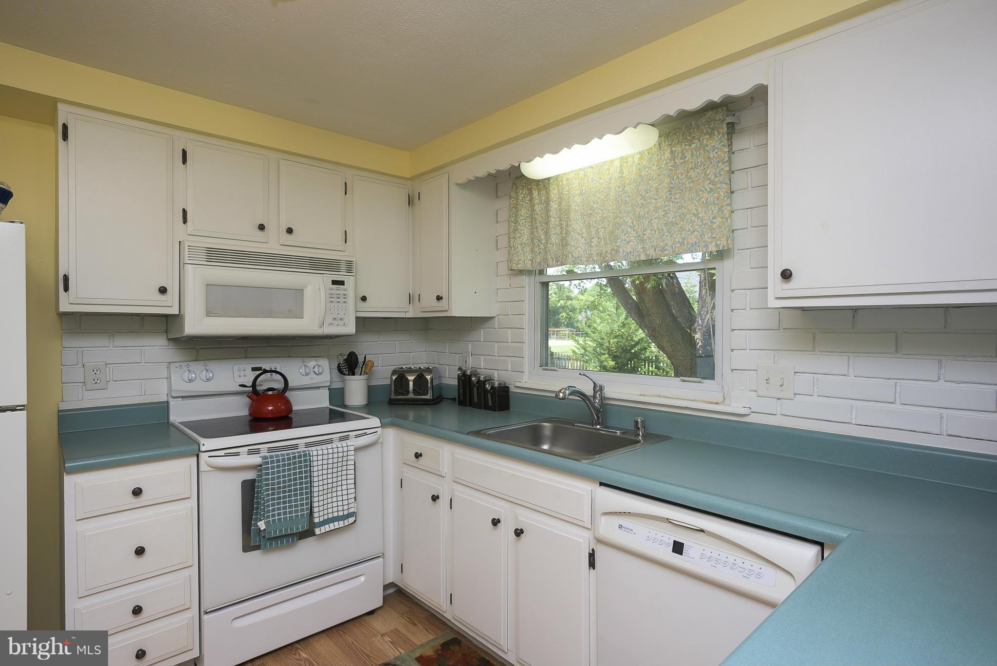 878 Wilson Road Arnold, MD 21012 - Photo 6 of 22 Kitchen