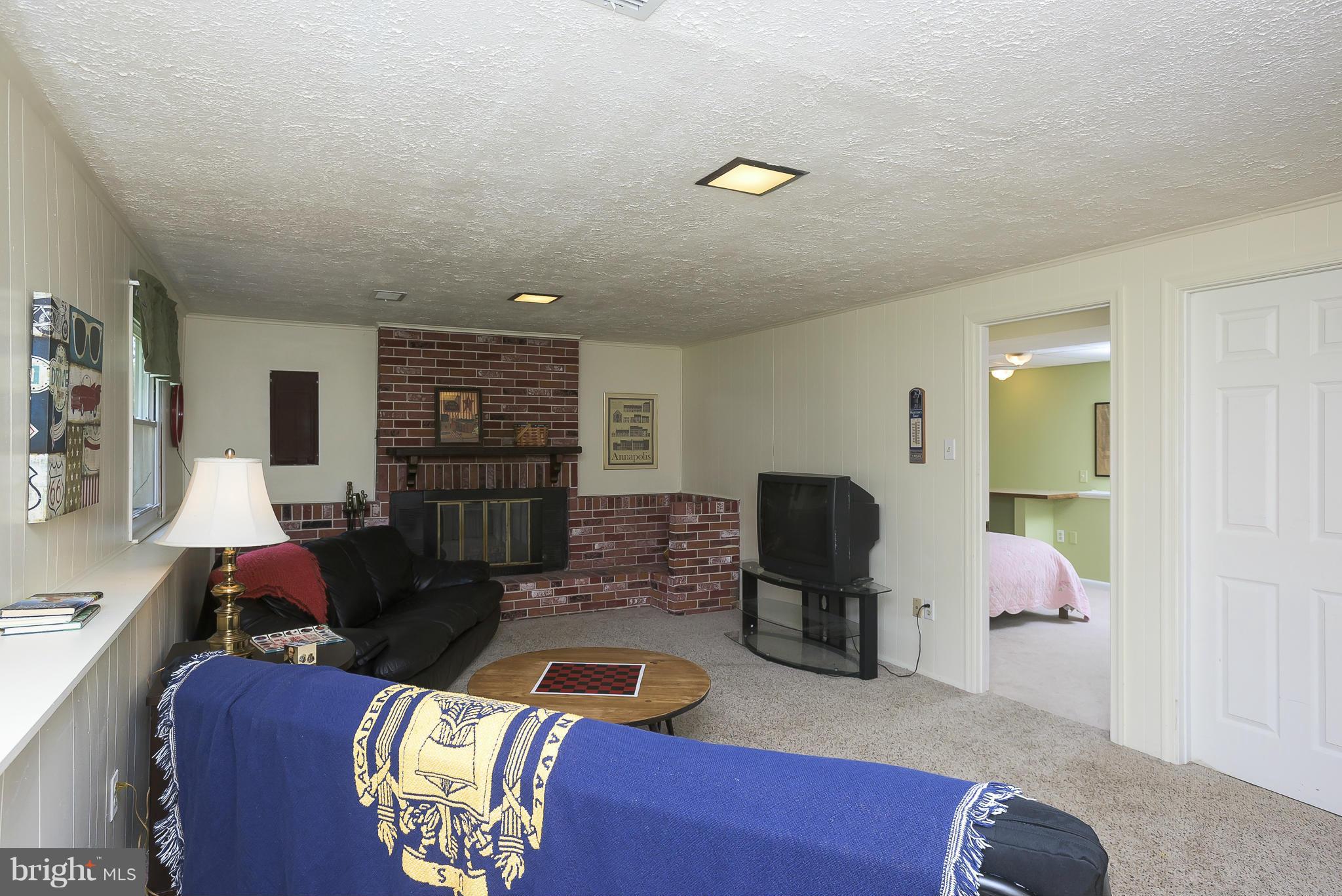 878 Wilson Road Arnold, MD 21012 - Photo 7 of 22 Family Room