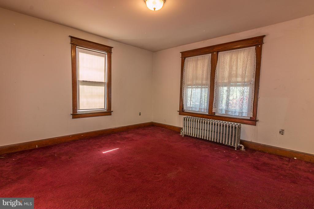 6000 Addison Road Capitol Heights, MD 20743 - Photo 8 of 22 Living Room