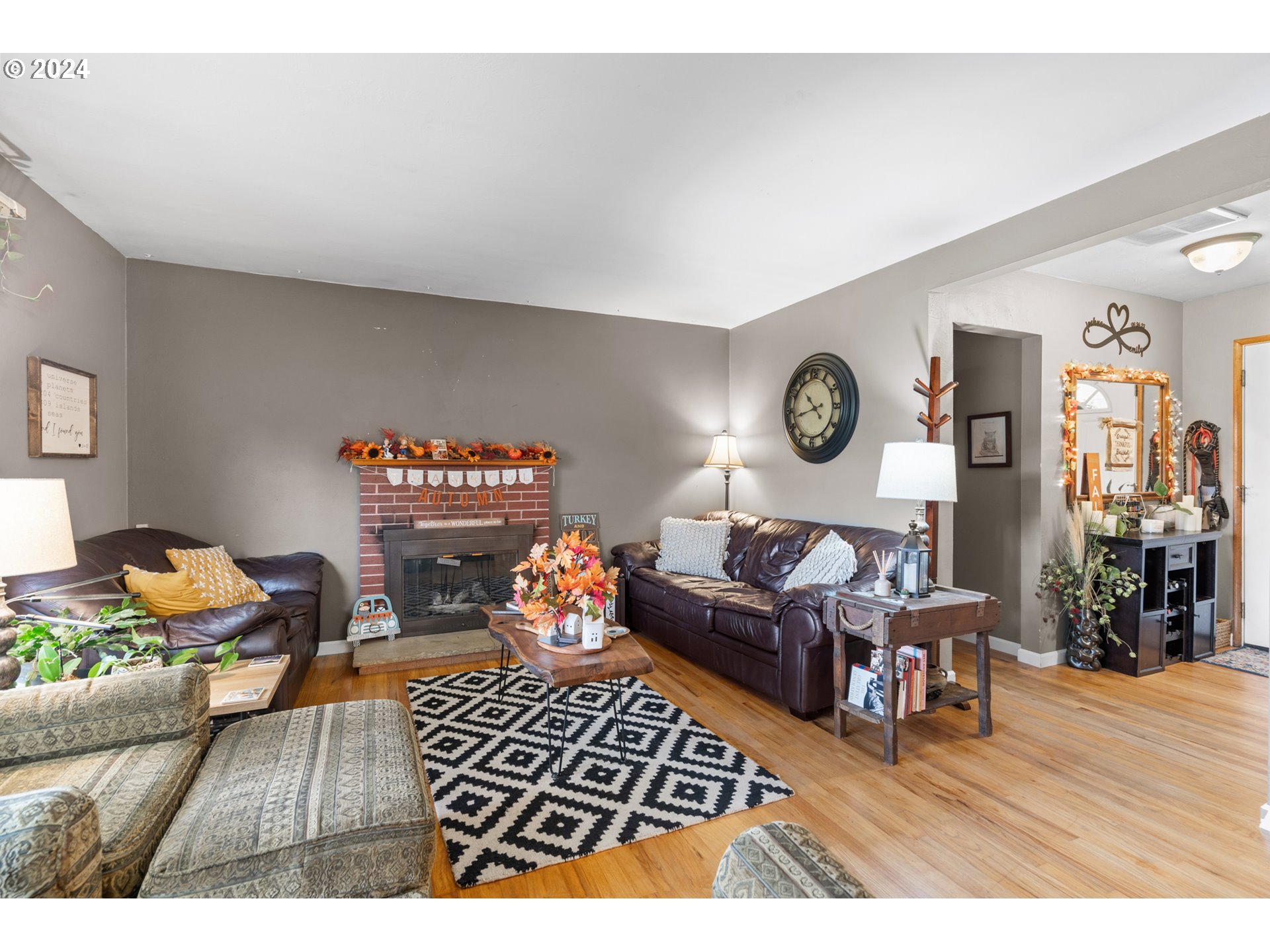 1338 Southwest 41st Street Pendleton, OR 97801 - Photo 12 of 40 a living room with furniture and wooden floor