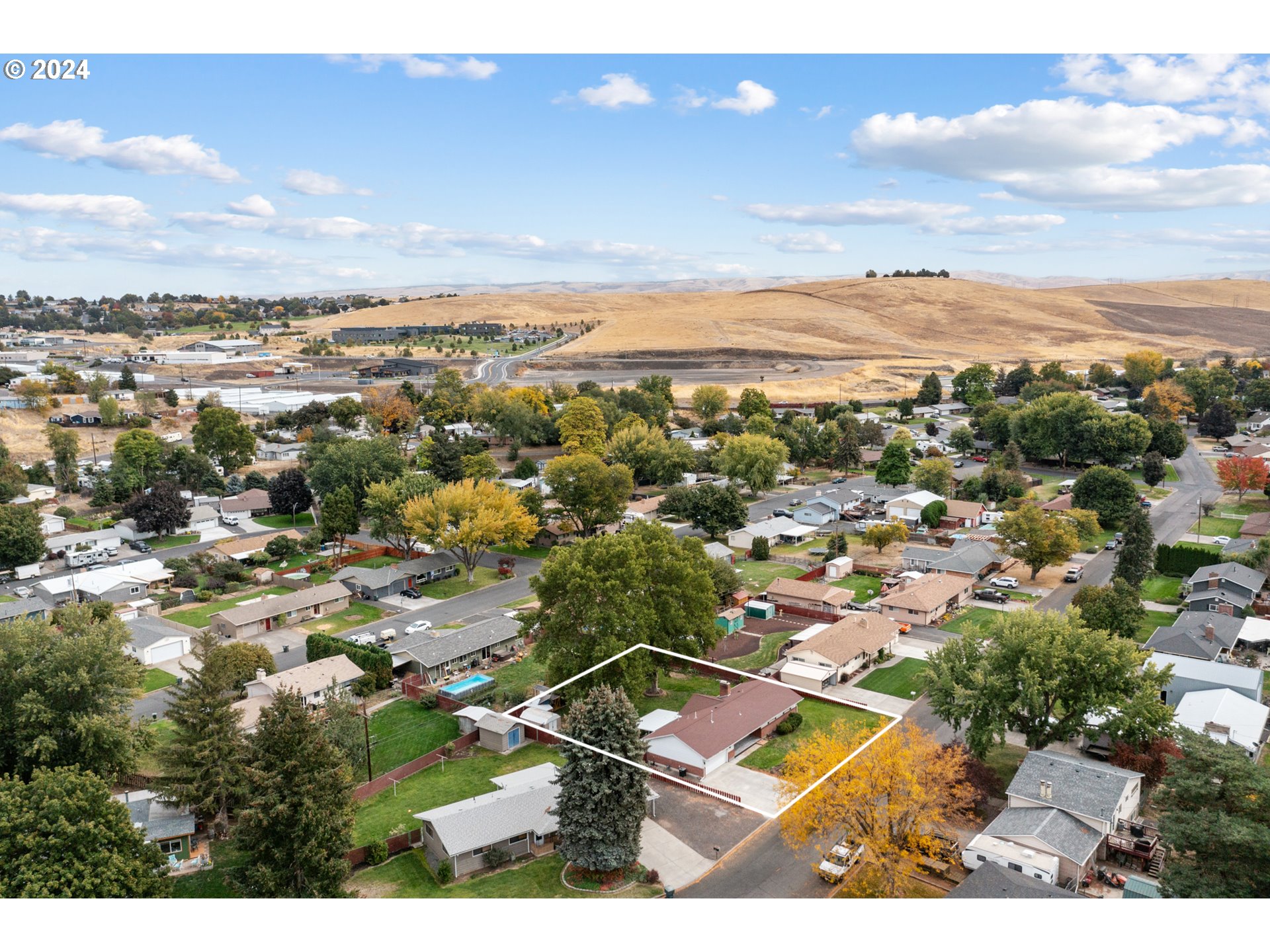 1338 Southwest 41st Street Pendleton, OR 97801 - Photo 33 of 40 an aerial view of residential houses with outdoor space