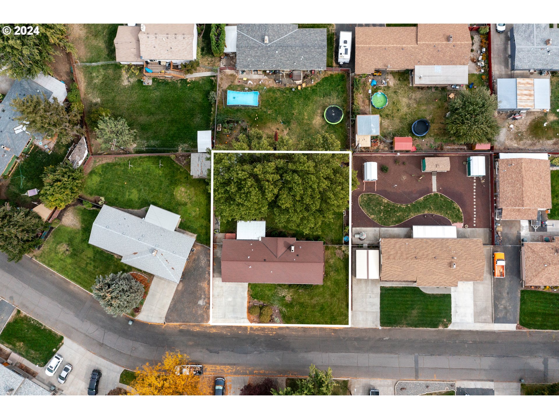 1338 Southwest 41st Street Pendleton, OR 97801 - Photo 39 of 40 an aerial view of houses with yard