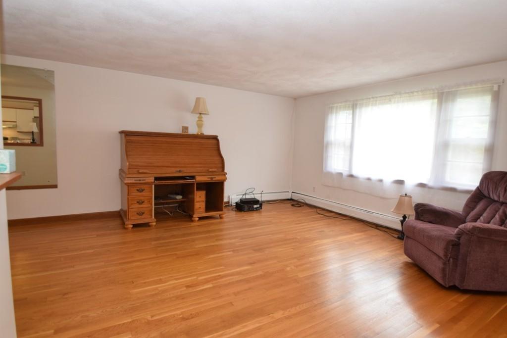 36 Niles Road Randolph, MA 02368 - Photo 3 of 28 Gallery Image 3