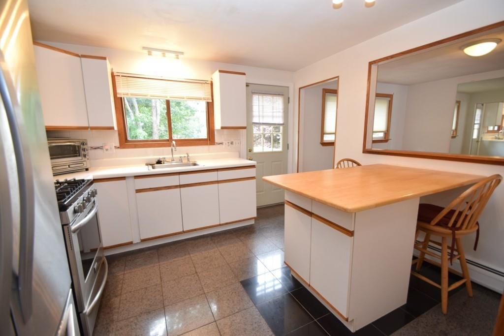 36 Niles Road Randolph, MA 02368 - Photo 6 of 28 Gallery Image 6