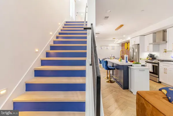 a view of entryway and hall