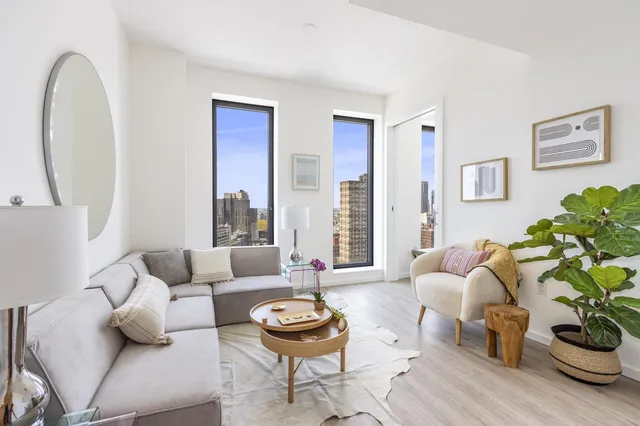 $4,263 | 545 Vanderbilt Avenue, Unit PH3E | Prospect Heights