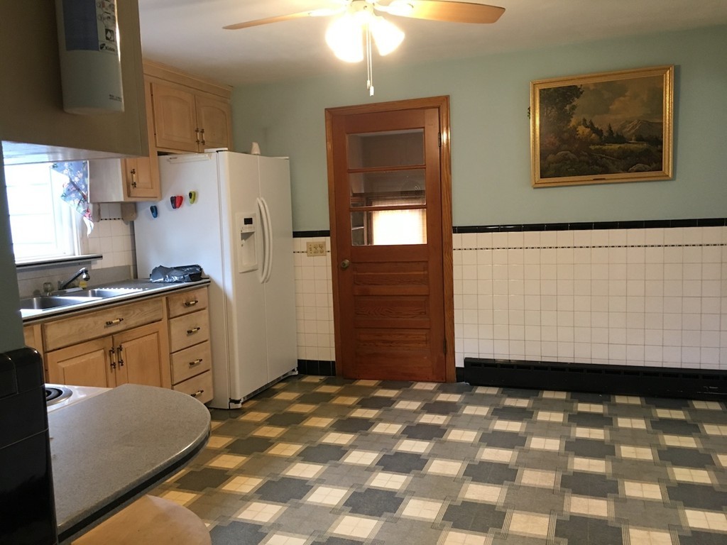 22 Hewitt Street West Springfield, MA 01089 - Photo 12 of 27