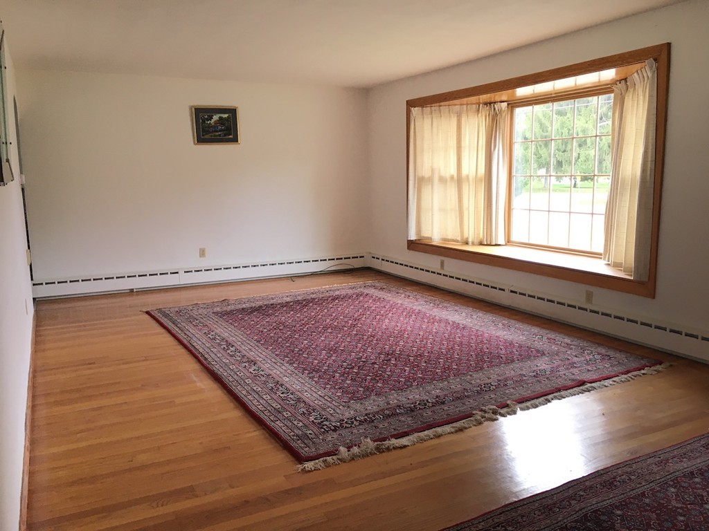 22 Hewitt Street West Springfield, MA 01089 - Photo 13 of 27