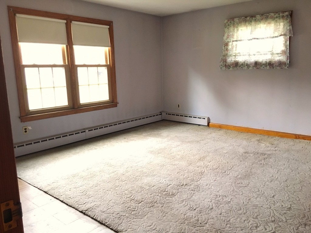 22 Hewitt Street West Springfield, MA 01089 - Photo 15 of 27