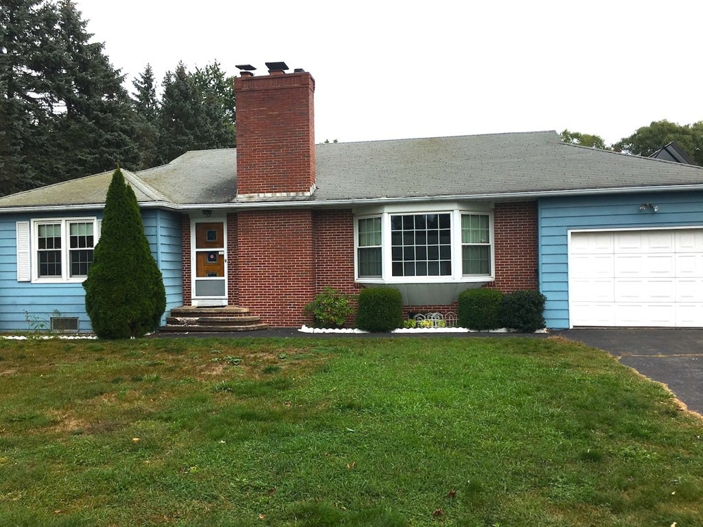 22 Hewitt Street West Springfield, MA 01089 - Photo 3 of 27