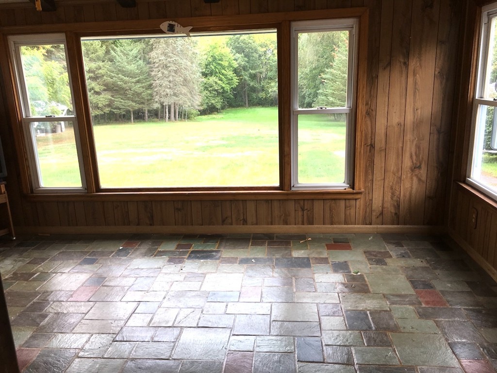 22 Hewitt Street West Springfield, MA 01089 - Photo 8 of 27