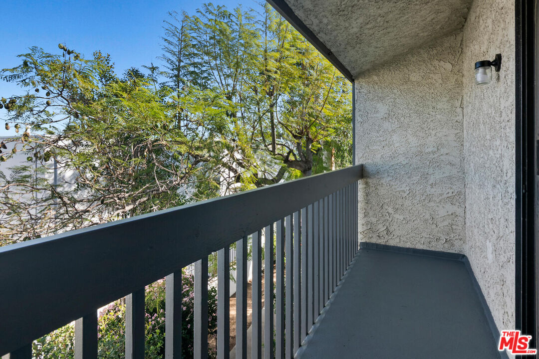 29239 Heathercliff Road, Unit 12 Malibu, CA 90265 - Photo 23 of 32 a view of a balcony