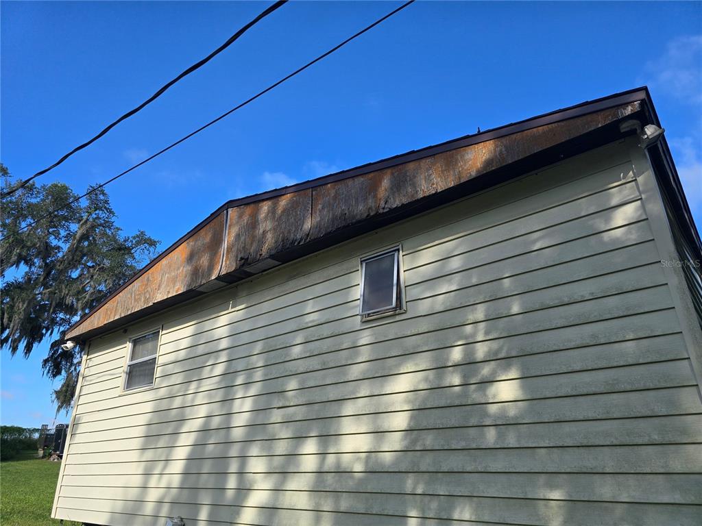 513 Smith Road Polk City, FL 33868 - Photo 22 of 33 a view of a building