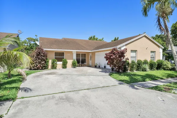 $425,000 | 5636 Priscilla Lane, Lake Worth, FL 33463