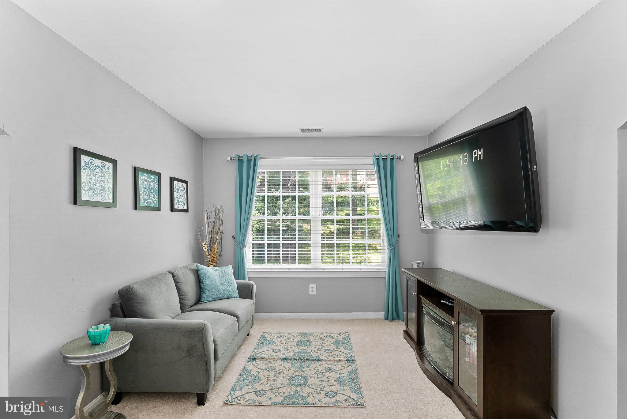7214 Calamo Street Springfield, VA 22150 - Photo 46 of 77 Sitting area in primary suite