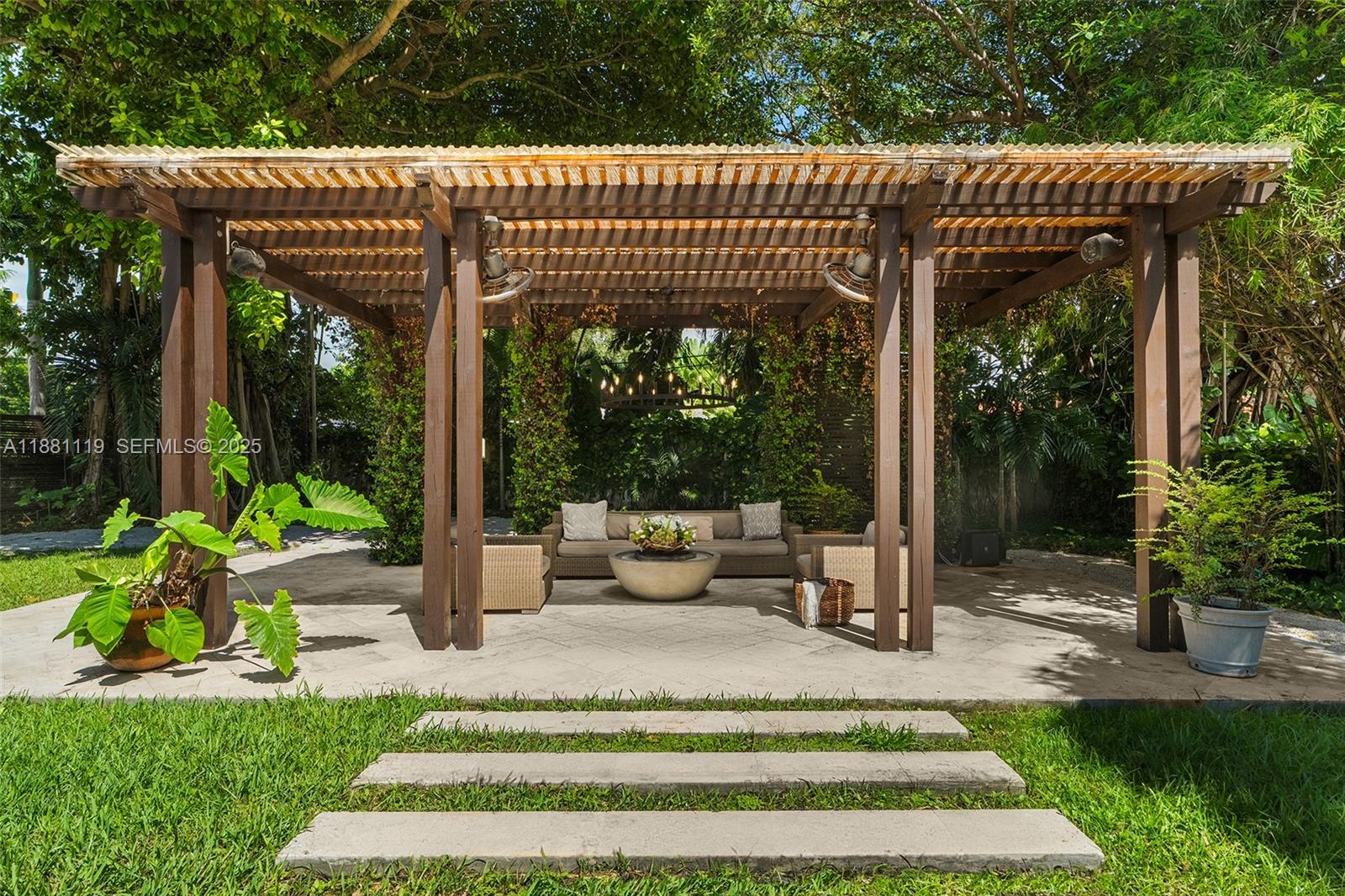 575 Bay Point Road Miami, FL 33137 - Photo 4 of 87