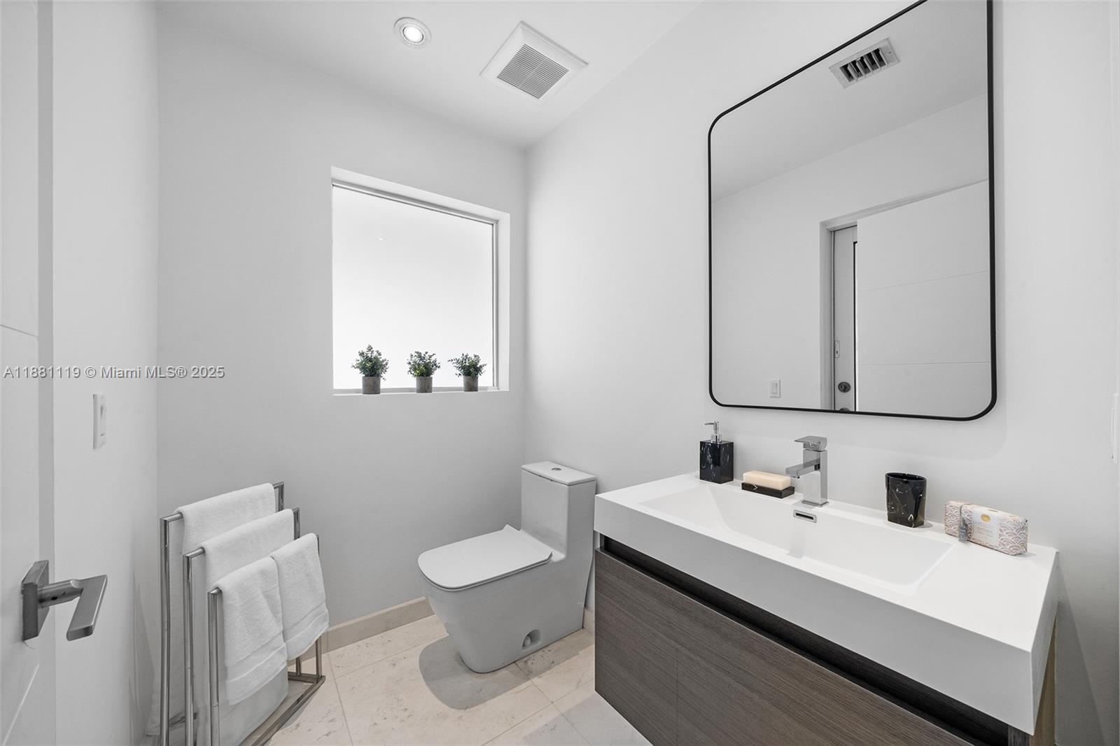 575 Bay Point Road Miami, FL 33137 - Photo 44 of 87