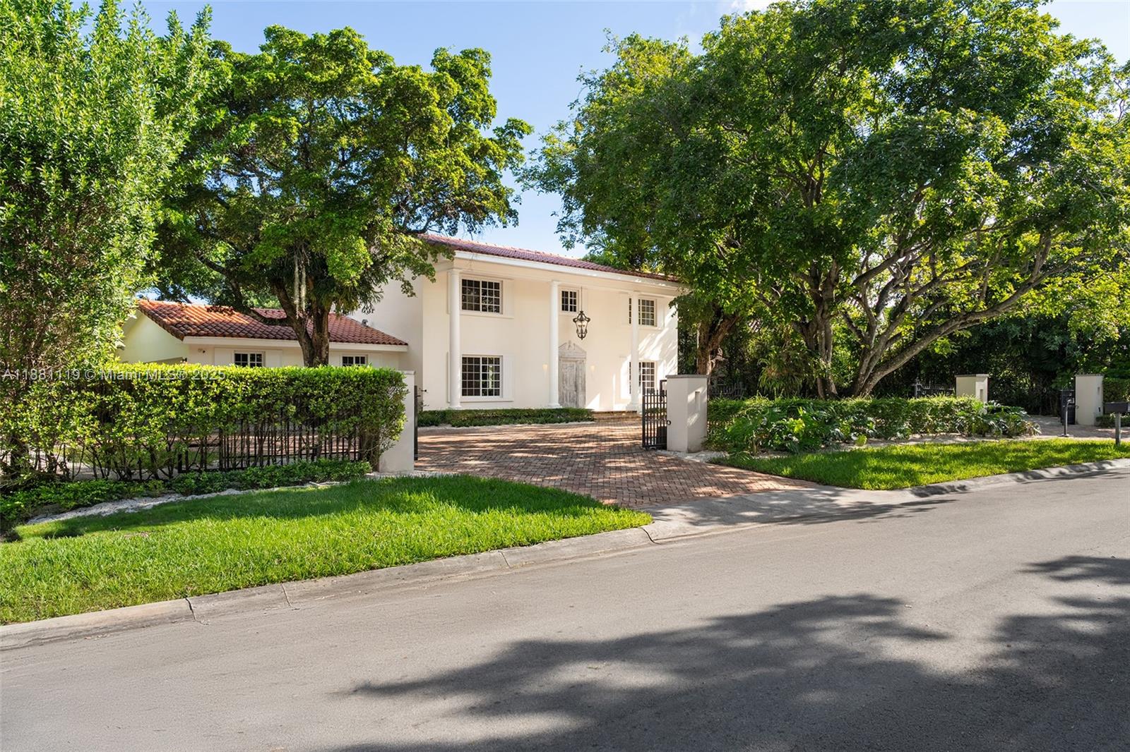 575 Bay Point Road Miami, FL 33137 - Photo 5 of 87