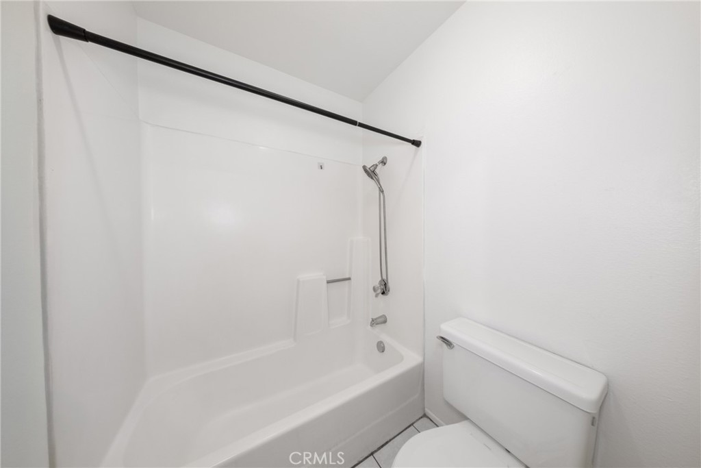 32 Town And Country Road Phillips Ranch, CA 91766 - Photo 21 of 37 Full bathroom