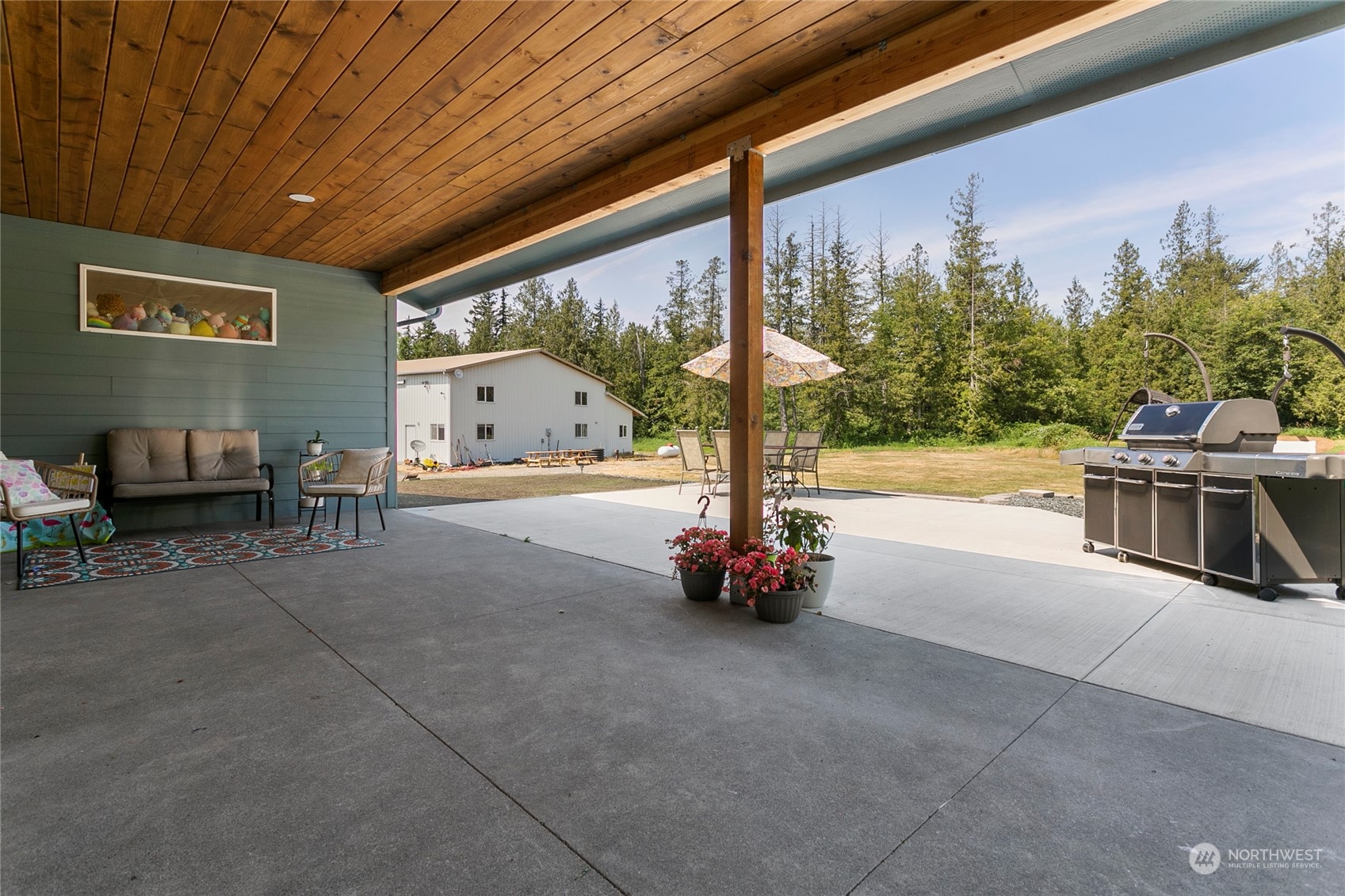 7730 Goodwin Road Everson, WA 98247 - Photo 15 of 39 a view of living room with furniture and garden view