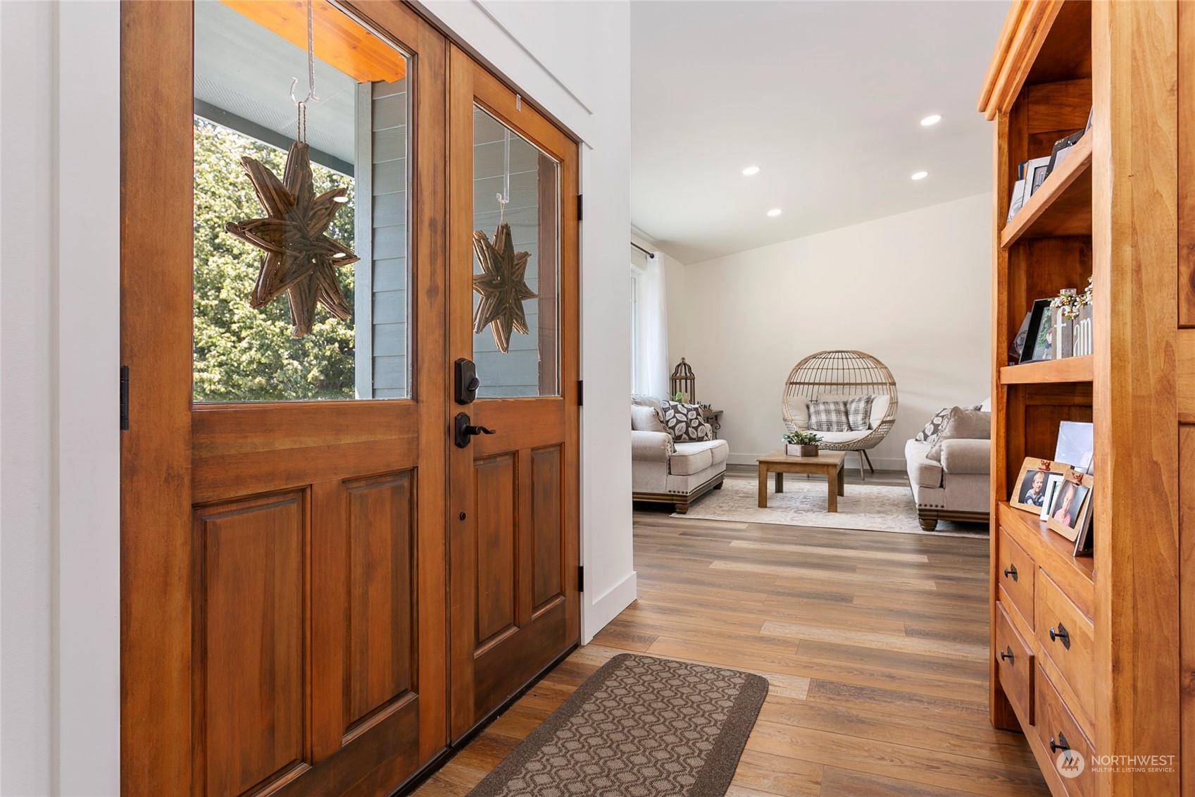 7730 Goodwin Road Everson, WA 98247 - Photo 3 of 39 a living room with furniture and a window