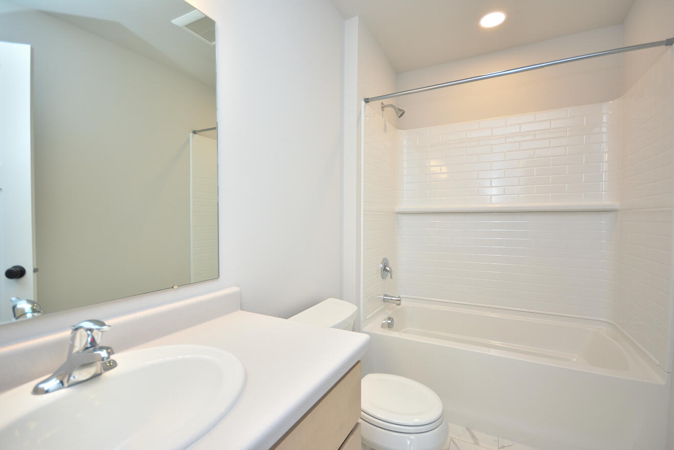 919 5 Mile Road Caledonia, WI 53402 - Photo 5 of 25 3 GWE (16)