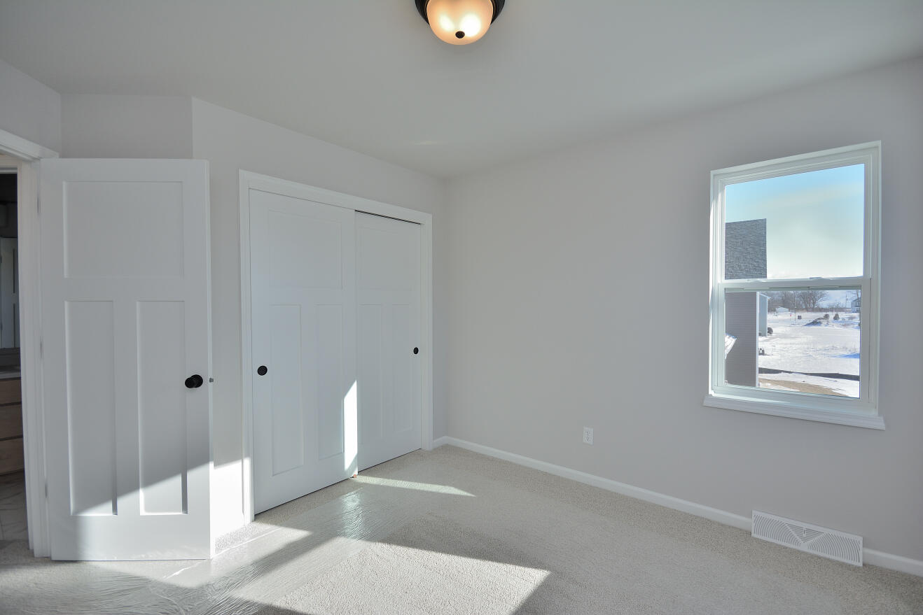 919 5 Mile Road Caledonia, WI 53402 - Photo 9 of 25 3 GWE (20)