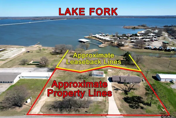 a view of an outdoor space