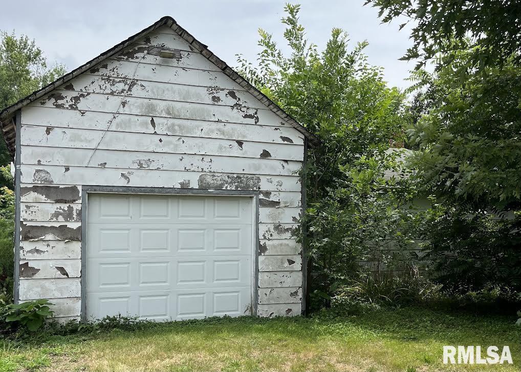 506 West McLean Street Colchester, IL 62326 - Photo 3 of 4