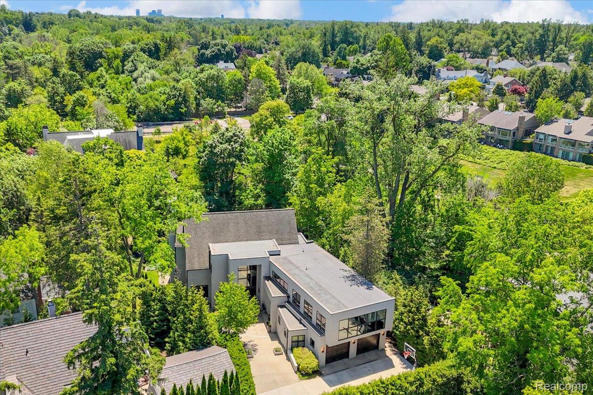 195 Baldwin Road Birmingham, MI 48009 - Photo 68 of 76 Contemporary architectural design featuring a flat roof and large windows