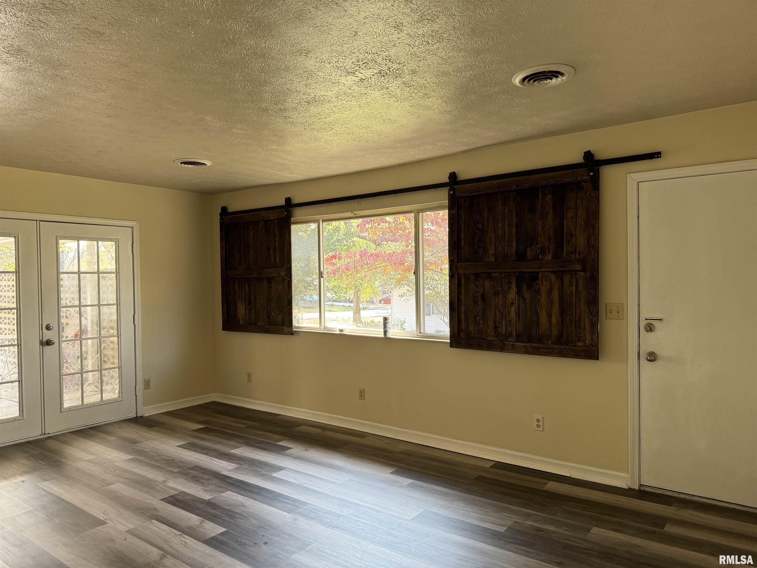 106 South 10th Street Vienna, IL 62995 - Photo 6 of 19 Gallery Image 6