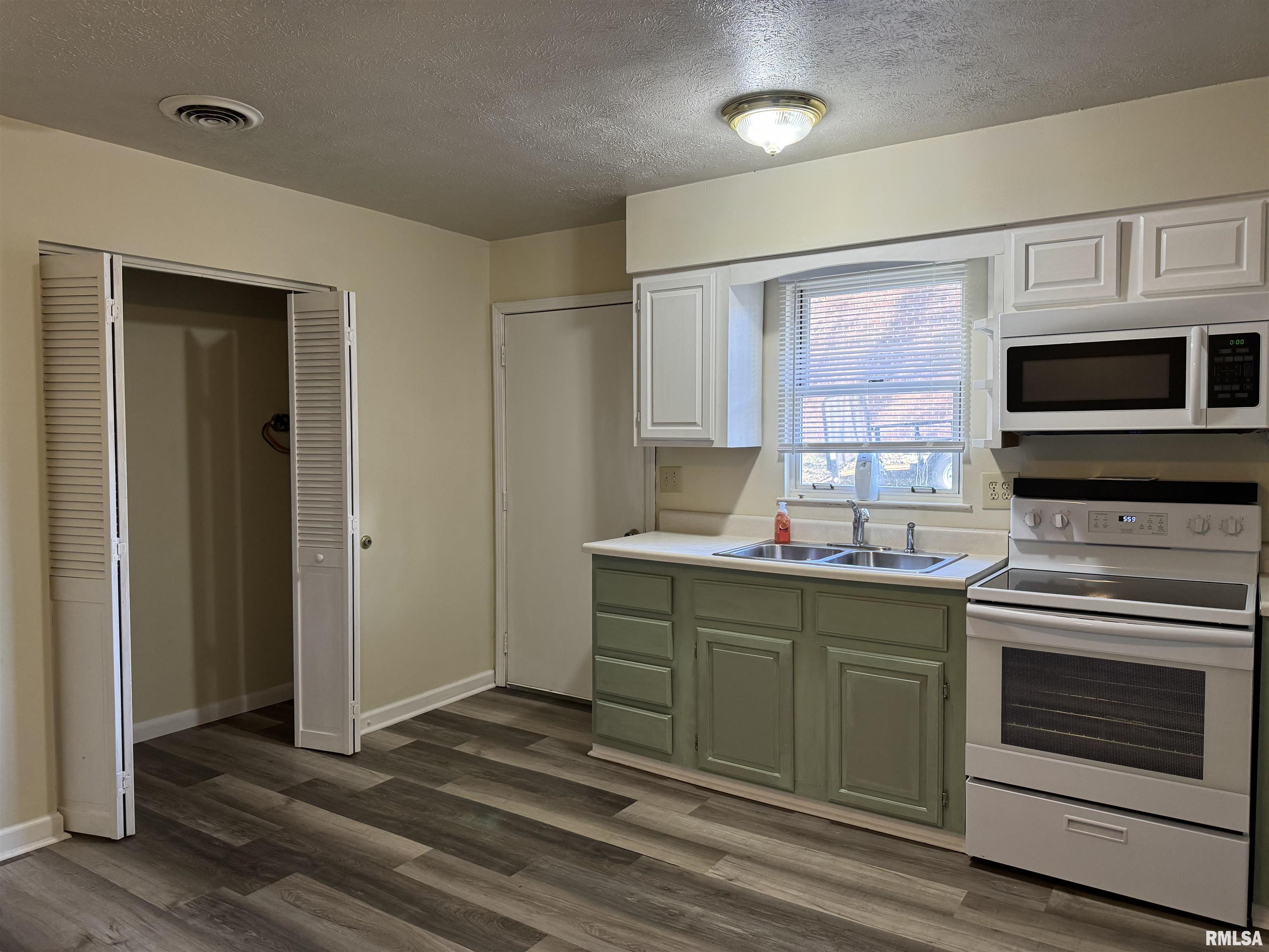 106 South 10th Street Vienna, IL 62995 - Photo 9 of 19 Gallery Image 9