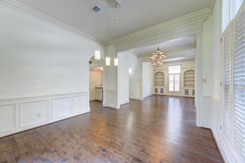 122 Vieux Carre Drive Houston, TX 77009 - Photo 5 of 47 a view of a room with wooden floor